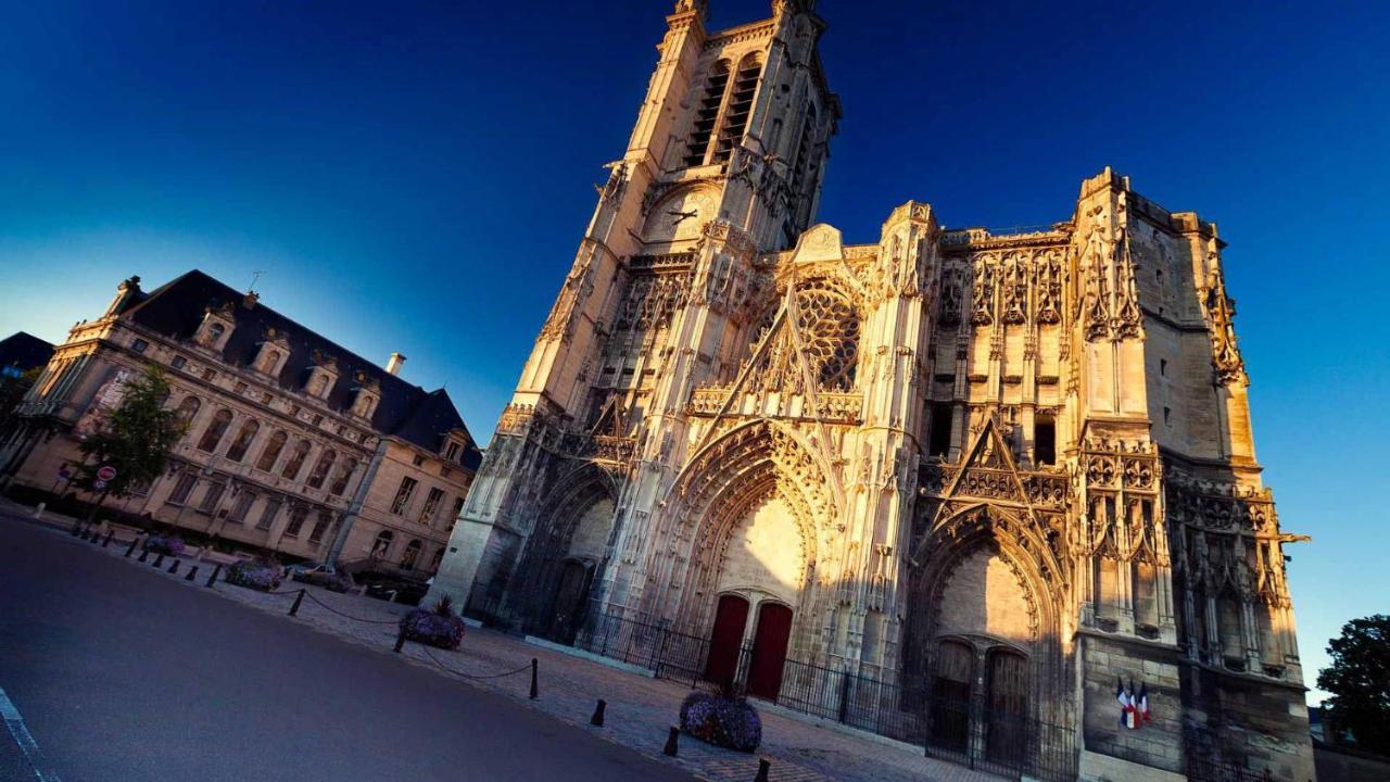 Le Chat De La Cathedrale - Calme - Jardin - Wifi ทรัวส์ ภายนอก รูปภาพ